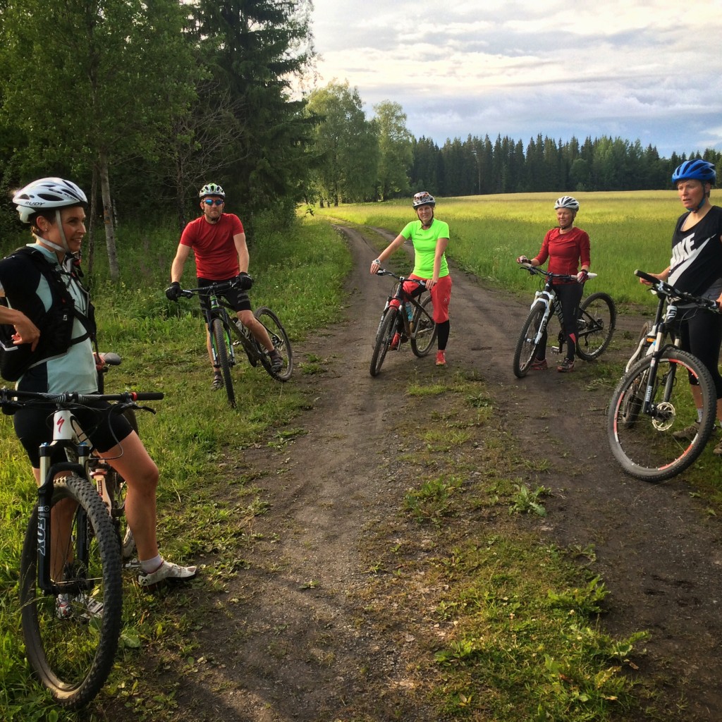 Kvällens gäng minus Linnea som avvek lite tidigare för att orka cykla hem.
